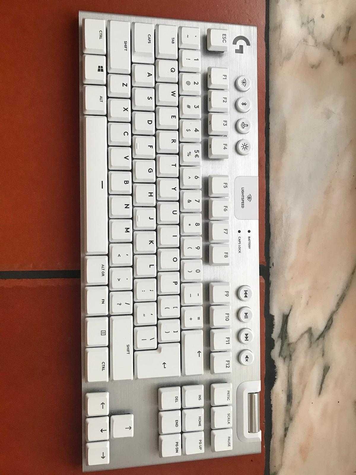 Teclado Logitech G915 TKL Branco (Como novo)