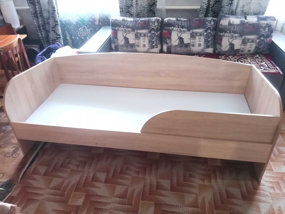 Продам ліжко з матрацом!