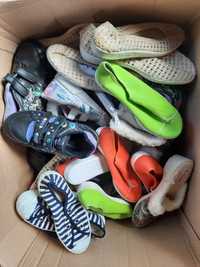Karton z nowymi butami buty zestaw 20 par trampki buty dziecięce kapci