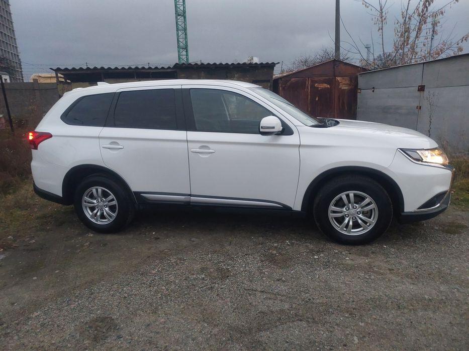 Продам митсубиси отлендер