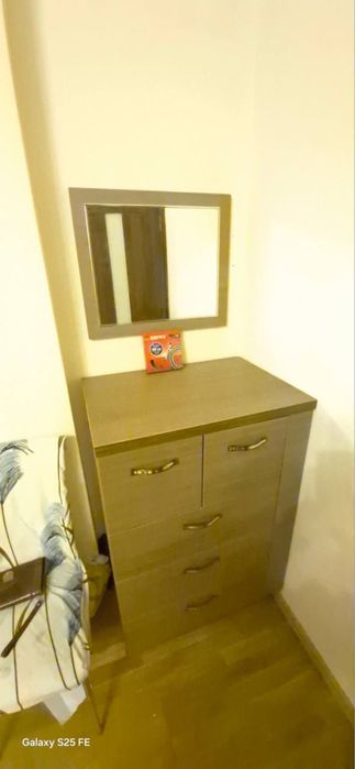 Меблі для спальні:  ліжко, комод, 2 тумби , дзеркало