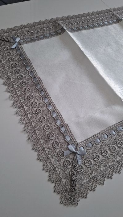 Nowy obrus bieżnik szaro biały