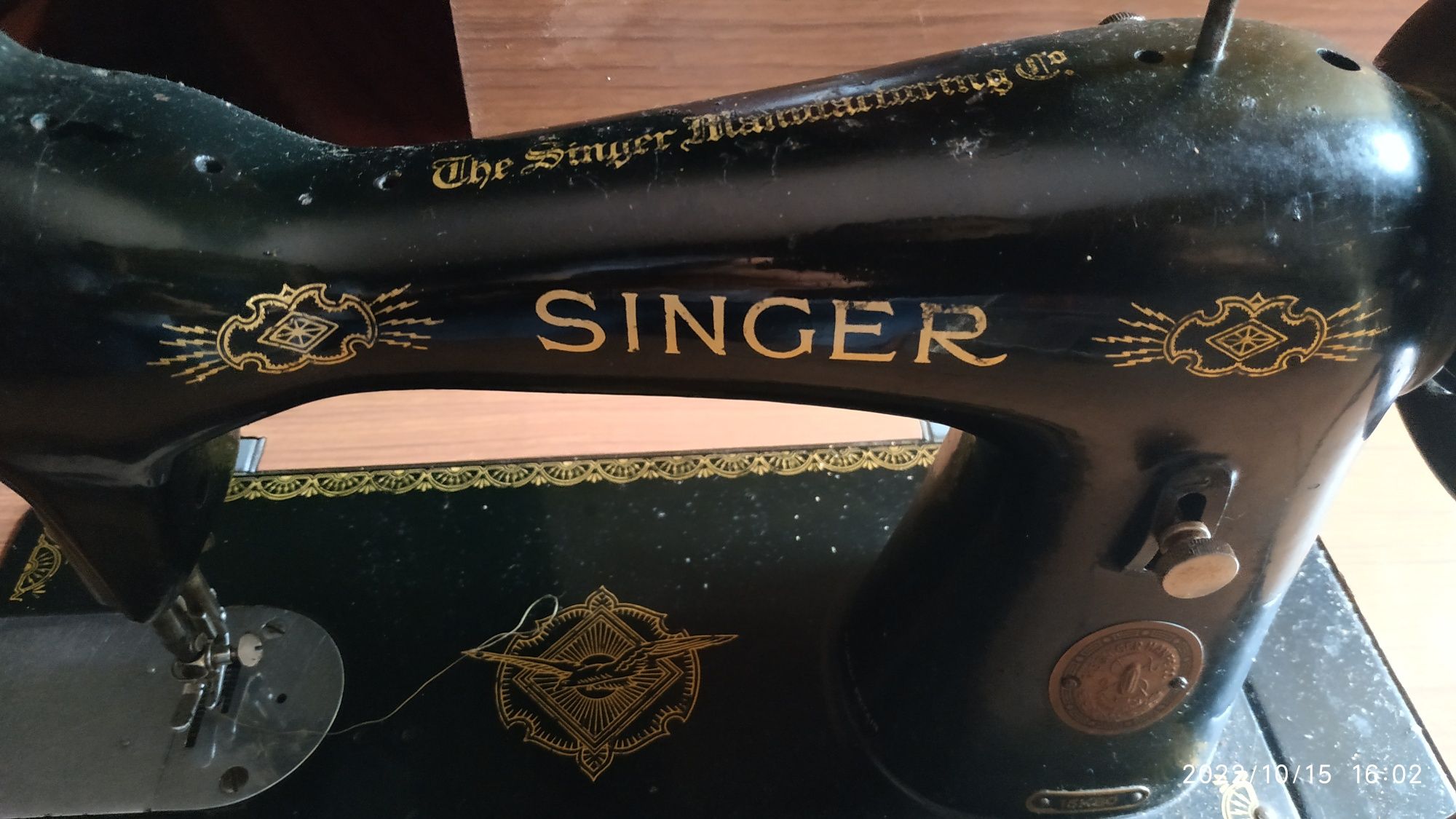 2 Máquinas Singer antigas com 70 anos