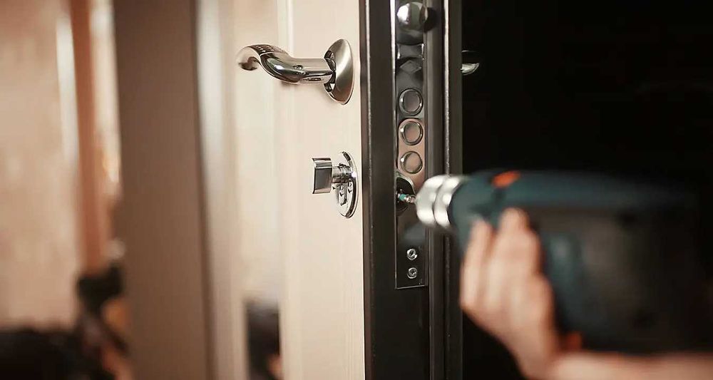 Заміна дверних замків у Кривому Розі Швидко, якісно, з гарантією