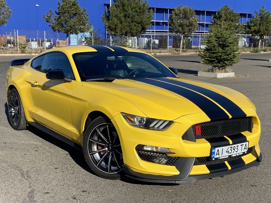 Яскравий Ford Mustang 2015 автомат 2.3 ecoboost turbo