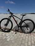 Bicicleta Quadro em Carbono + Capacete + Conta Kilometros