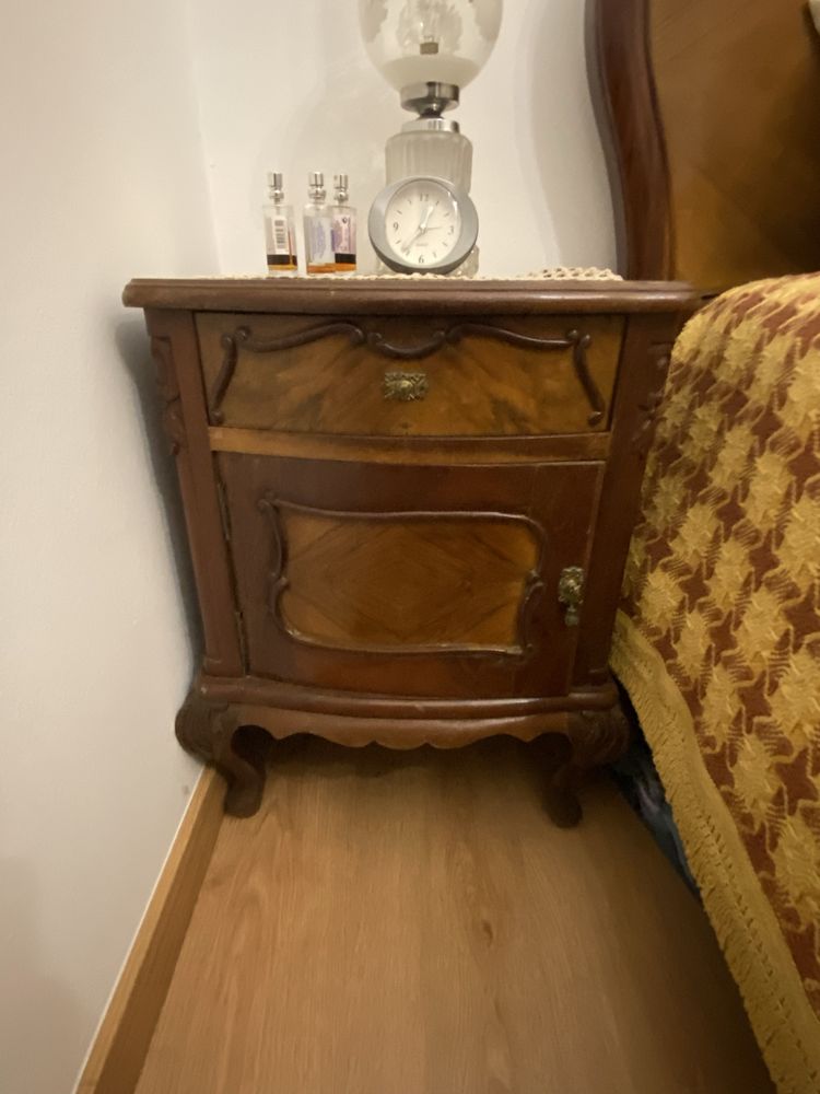Mobilia de quarto antiga. Tudo 200€ sem colchao