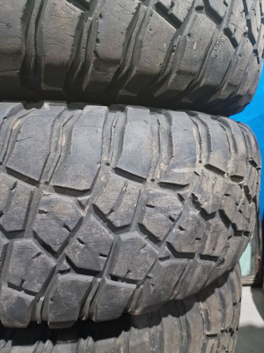 Pneus 37x12.5 r 17 cooper km3