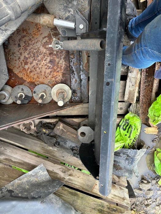 Гідравлічний поворотний сніговий відвал
до JCB225 ОРИГІНАЛ