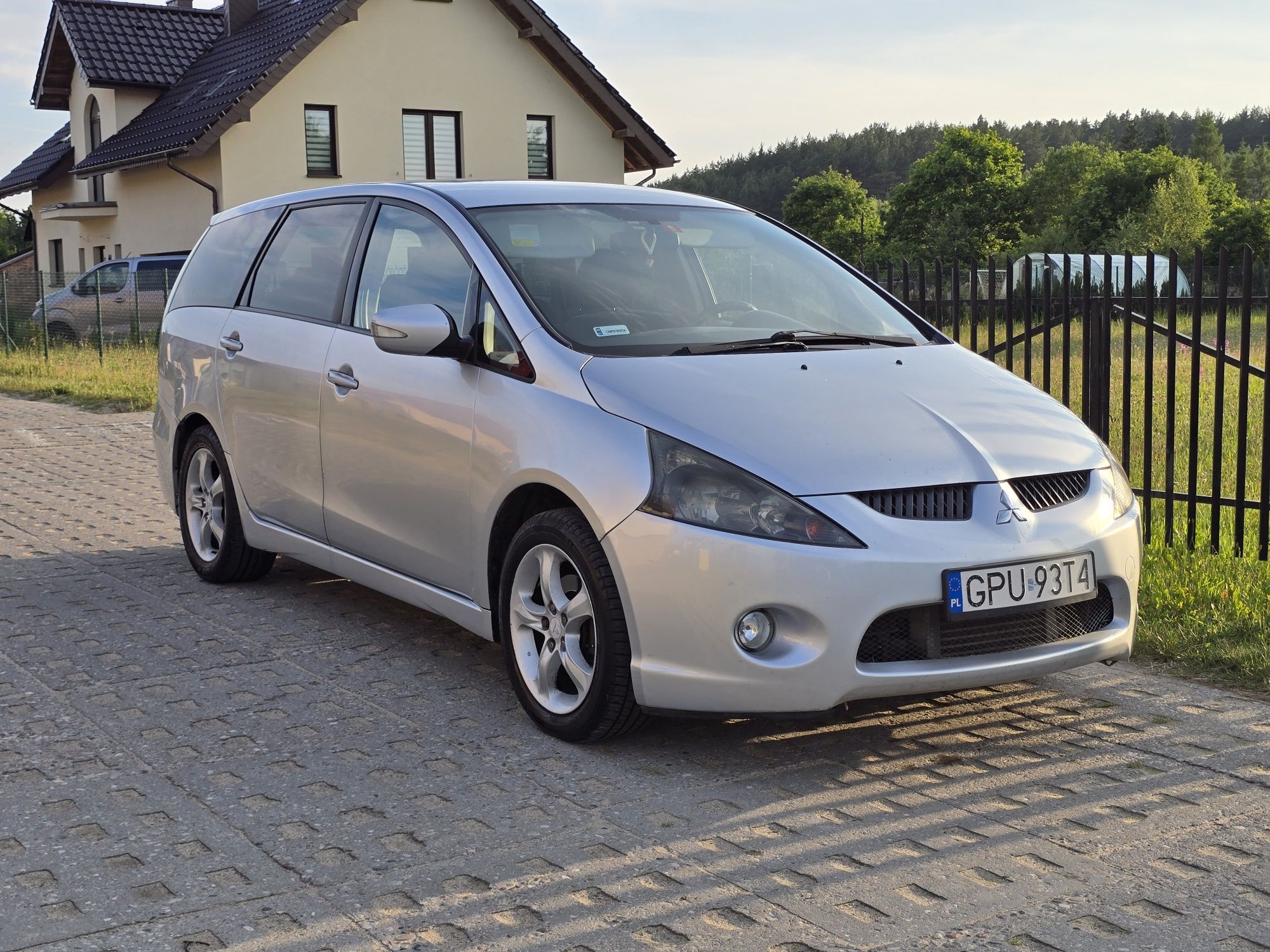 Mitsubishi Grandis 2.0 diesel, 2006r, 7 osobowy, hak, 6 biegów, klima