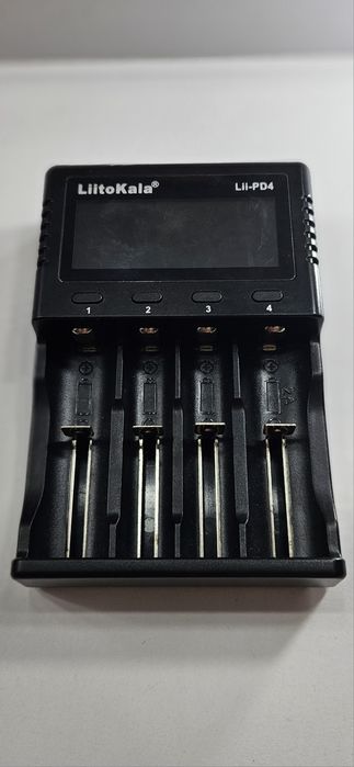 Продам зарядное устройство Litokala Lii PD4
