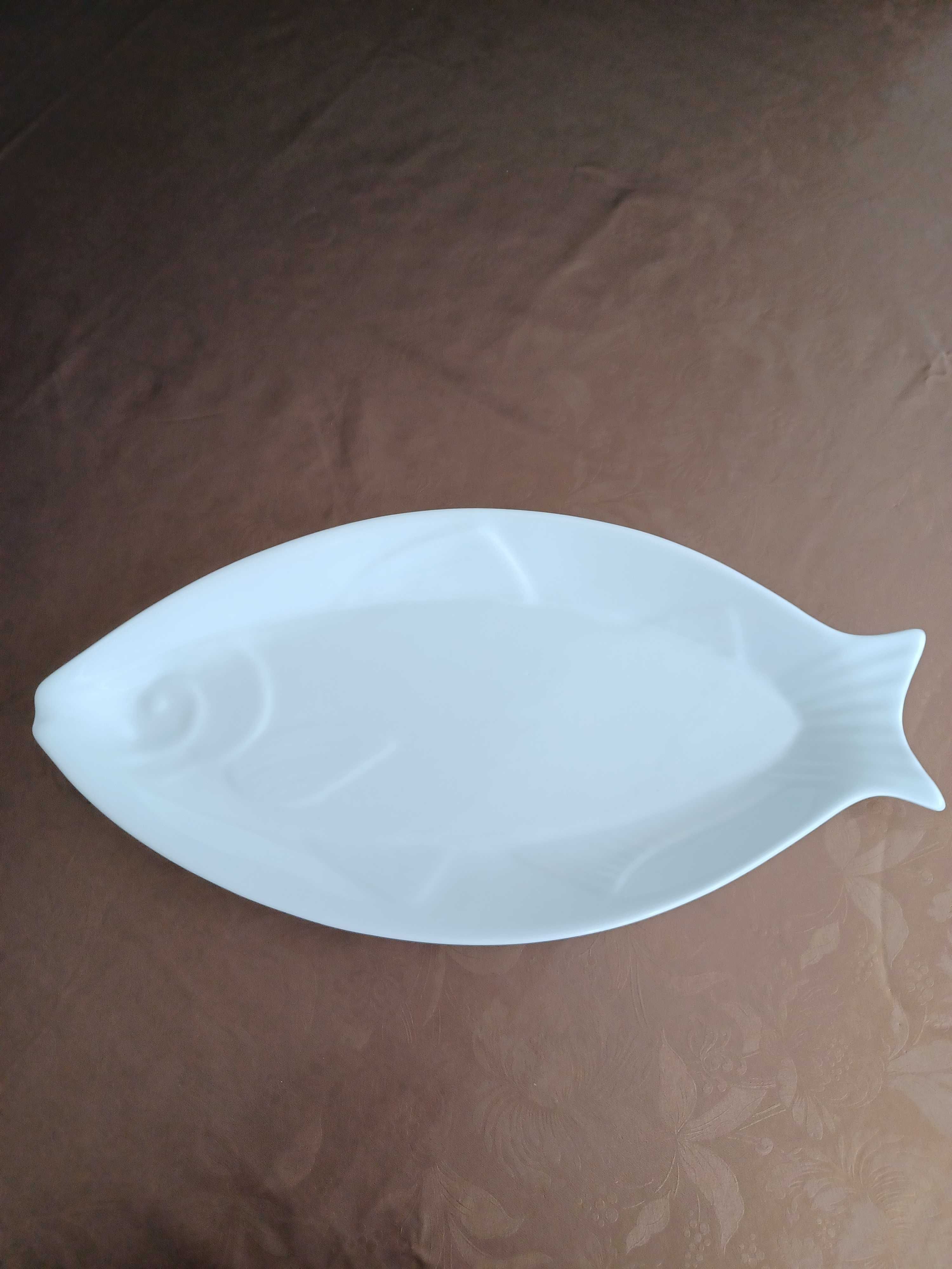 Travessa de porcelana em forma de peixe - Nova