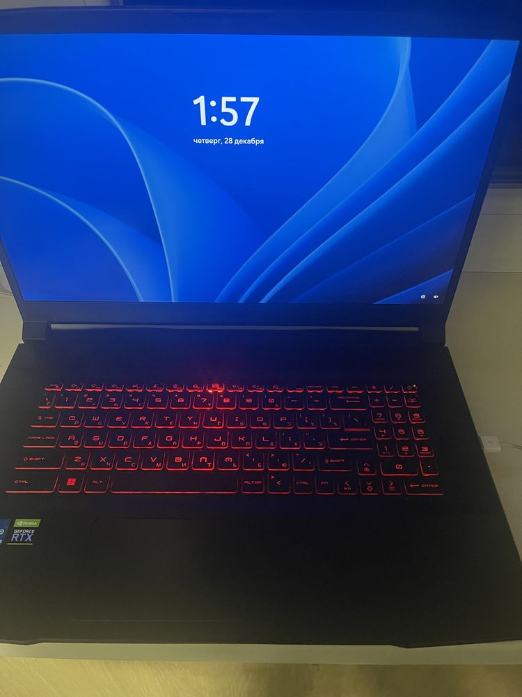 Мощный игровой ноутбук msi katana gf76 17.3 дюйма экран