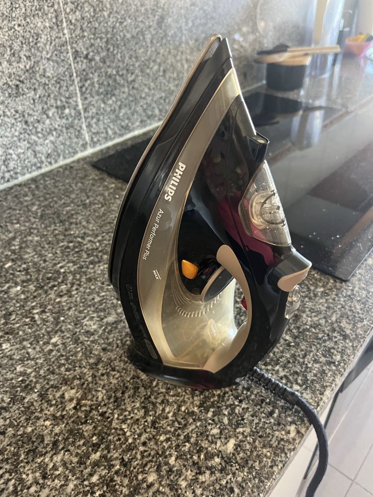 Tábua de Engomar e Ferro de Engomar