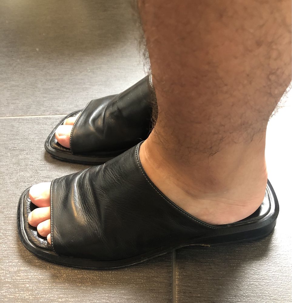 Sandálias em pele, tamanho 40