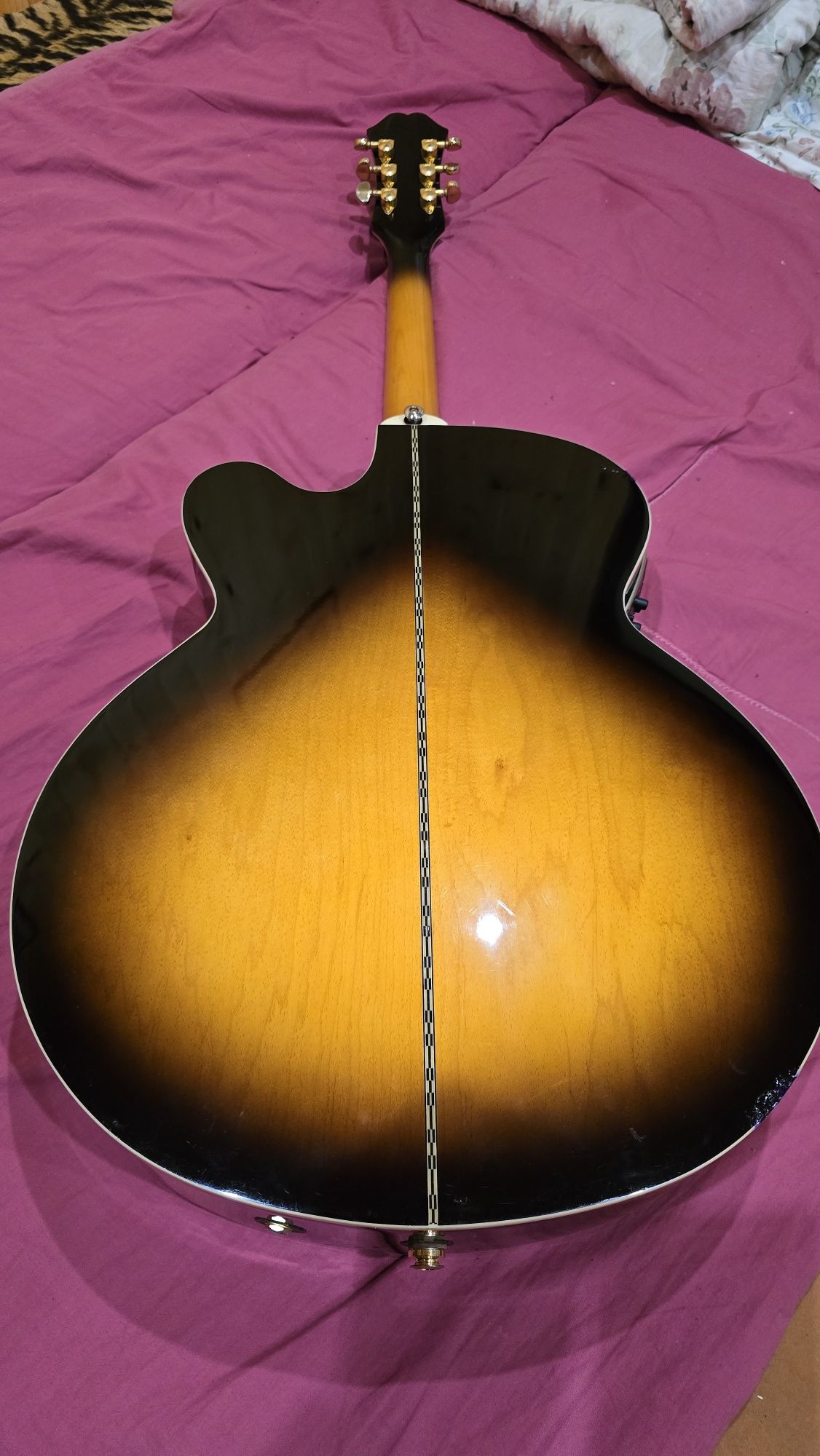 Gitara elektro-akustyczna Epiphone EJ-200SCE/VS