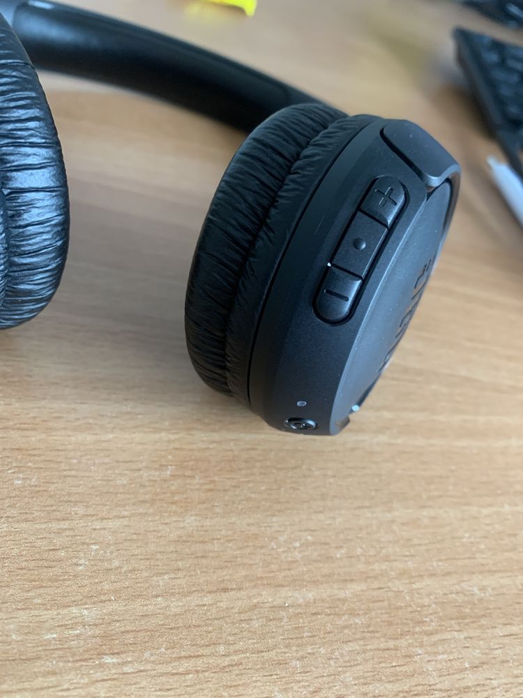 Навушники JBL 520 BT