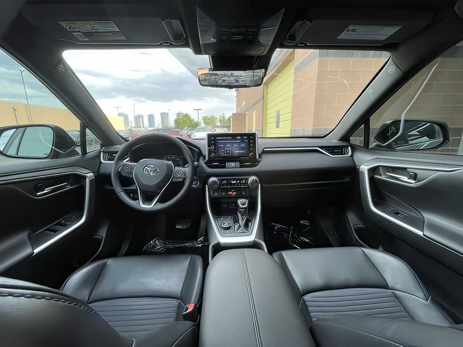 Toyota RAV4      2020