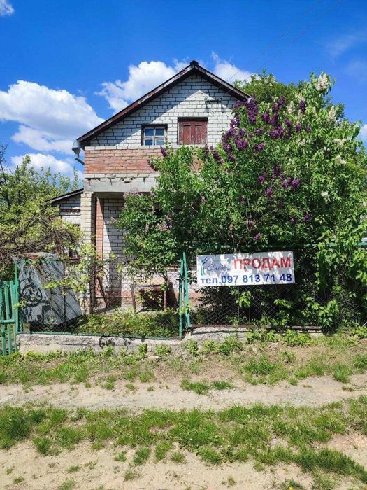 Дачний будинок на ділянці 6 соток