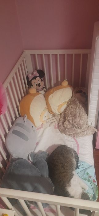 Cama de grades branca com colchão