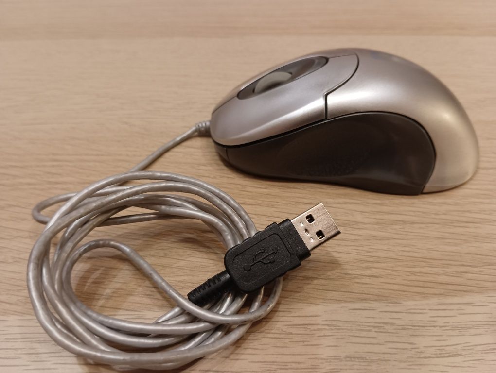 Myszka do komputera na kablu, wtyczka USB