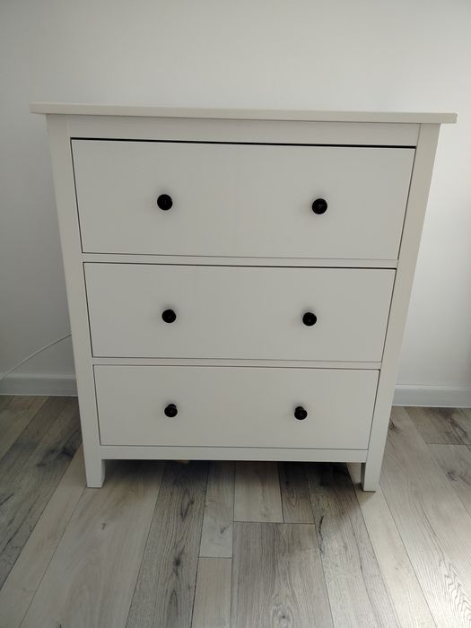 TCZEW Biała komoda szuflady