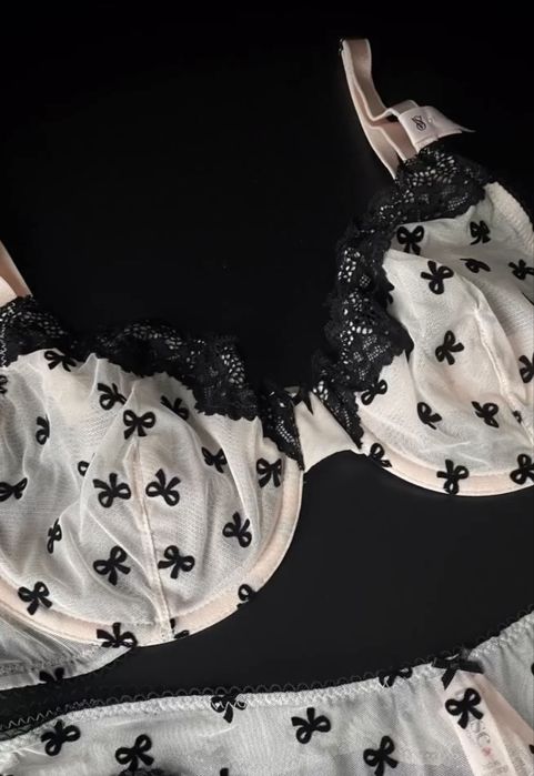 Комплект білизни Victoria’s Secret