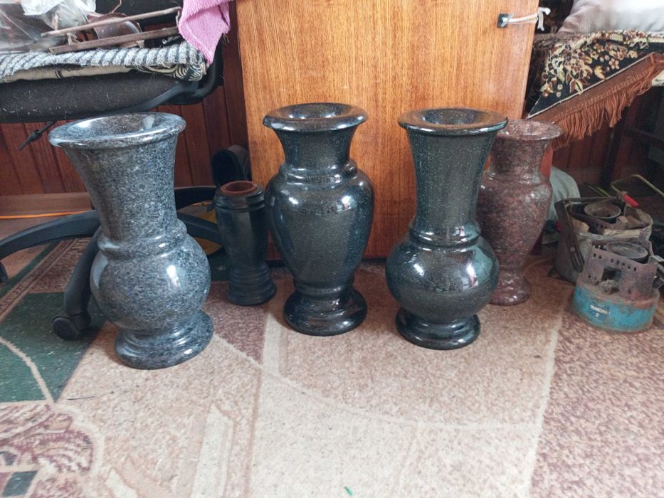 Продам вази з камень