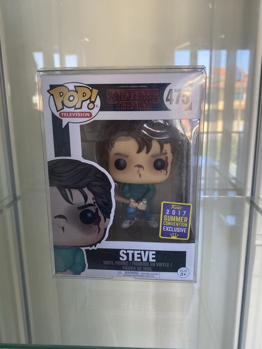 Funko pop stranger things steve raro com caixa protetora