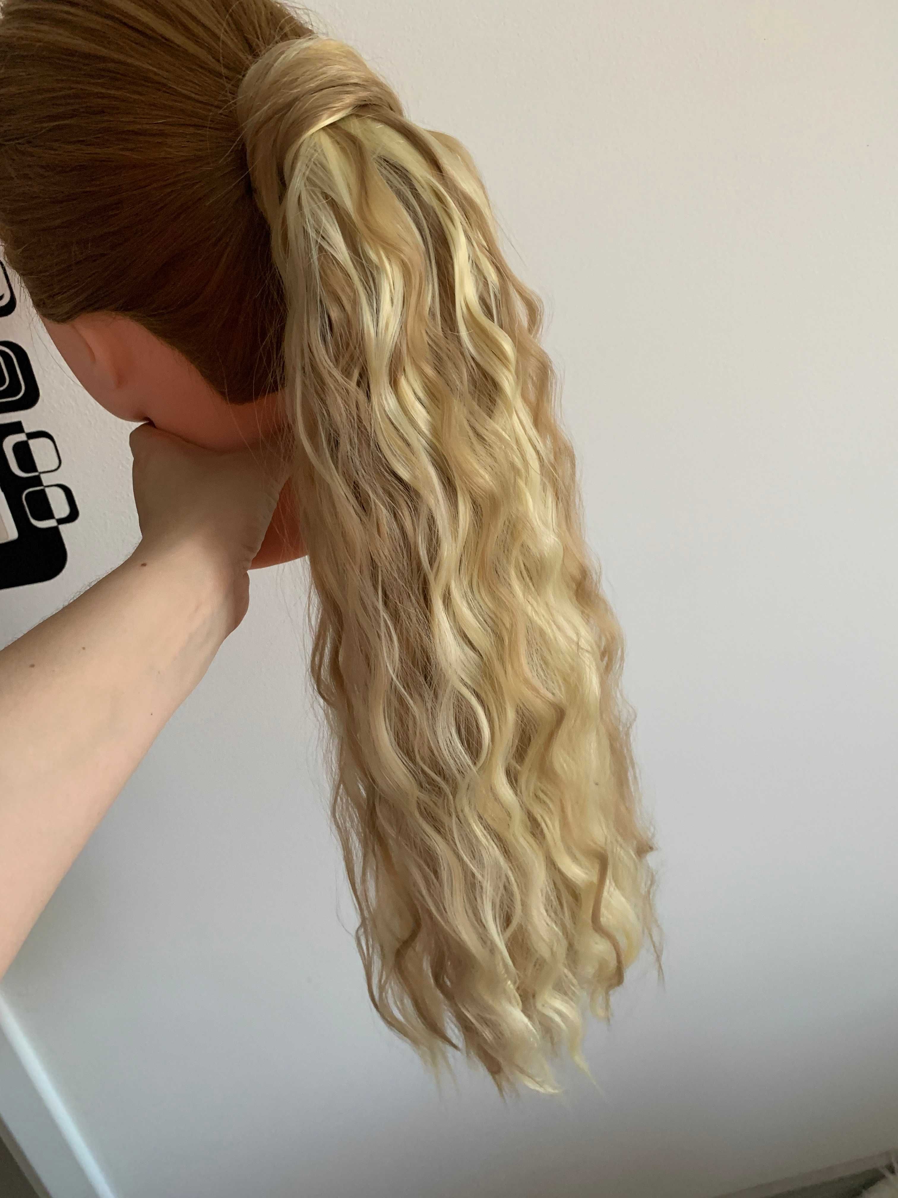 Doczepiany kucyk mix ciemny i jasny blond pasemka falowany długi 60 cm