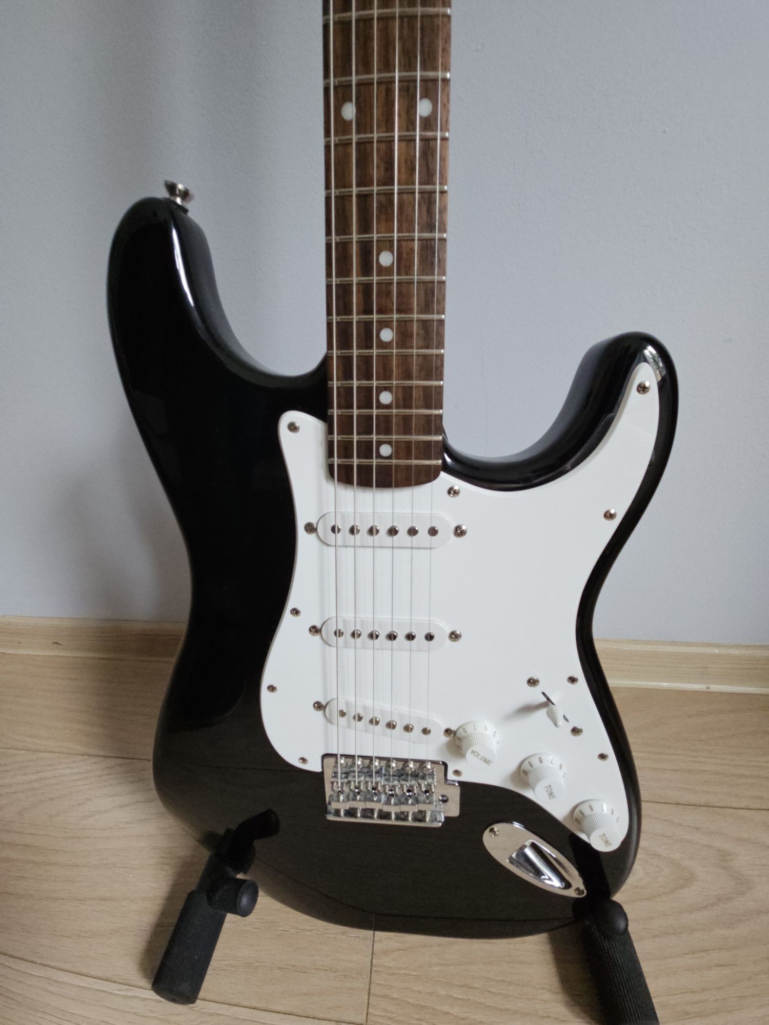 Sprzedam gitare elektryczną Squier Affinity stratocaster