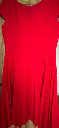 Sukienka czerwona plisowany dół