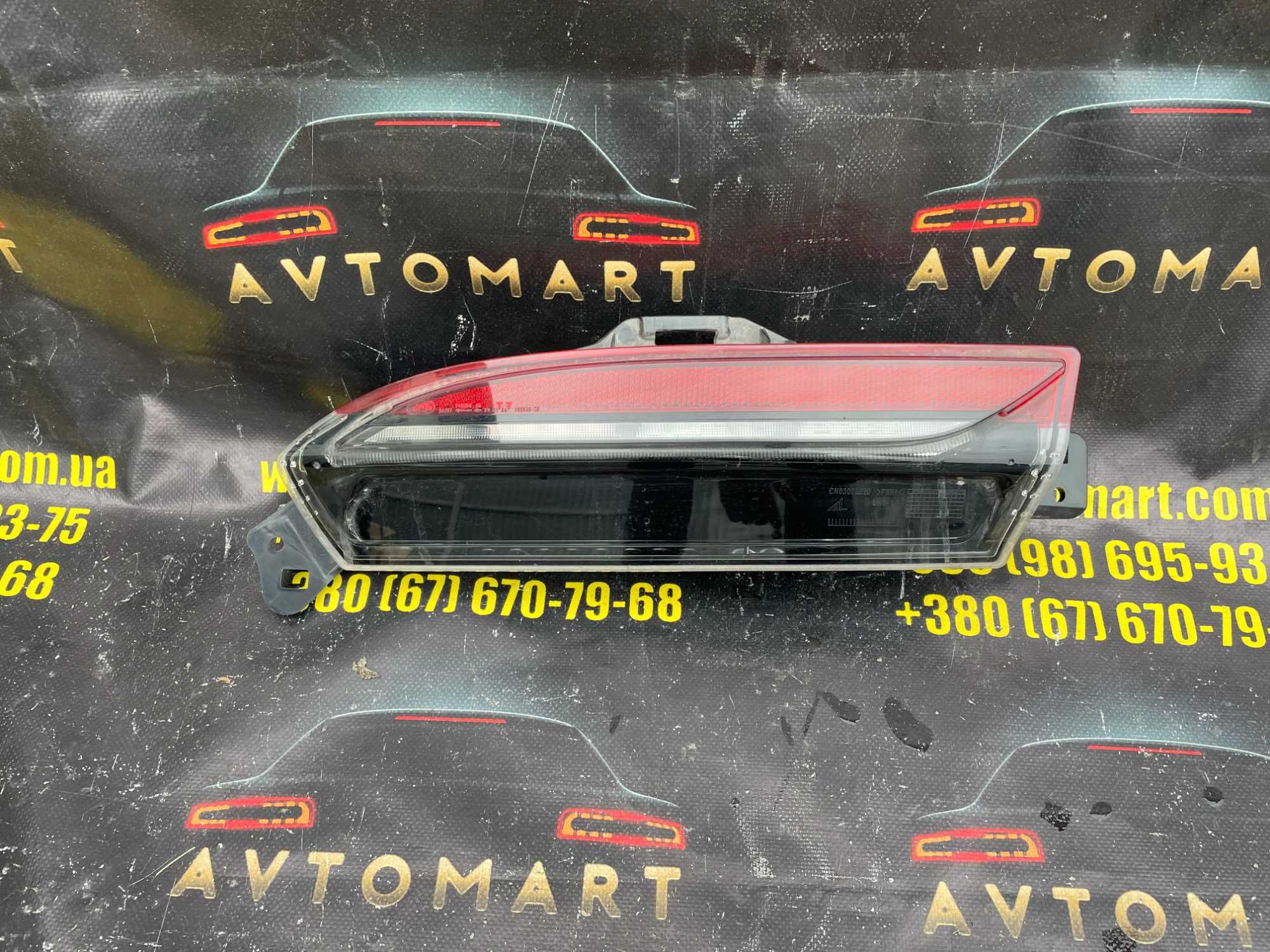 Tesla 3 Ліхтар лівий нижній 1712513-00-d 2023- Tesla m3 фонарь