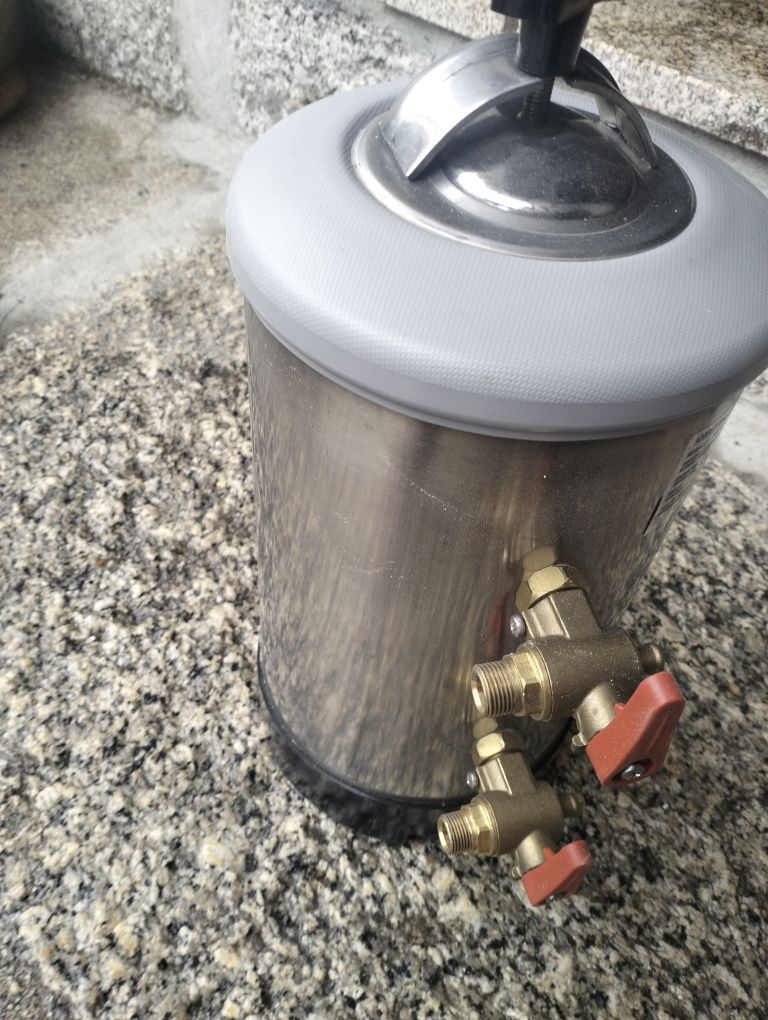 Vendo Bomba de Água