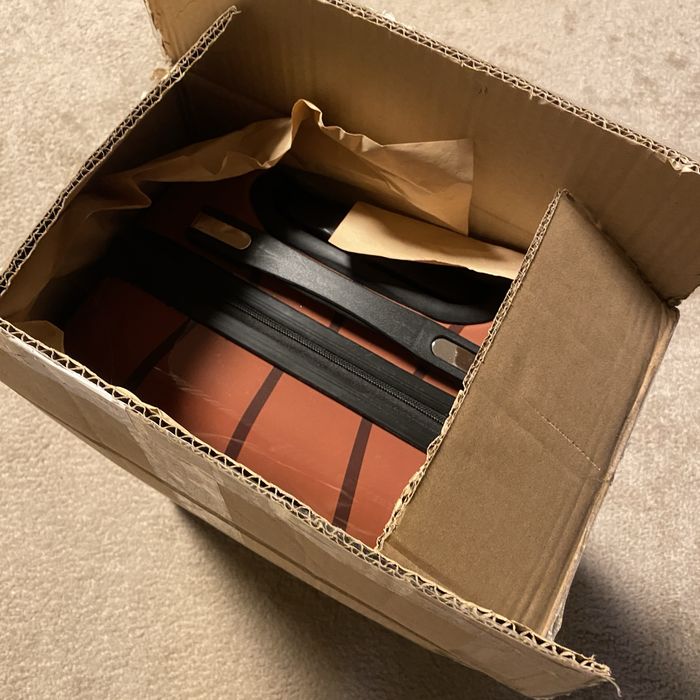 Zestaw 107 batonów KitKat & Lion (w ozdobnej walizce)