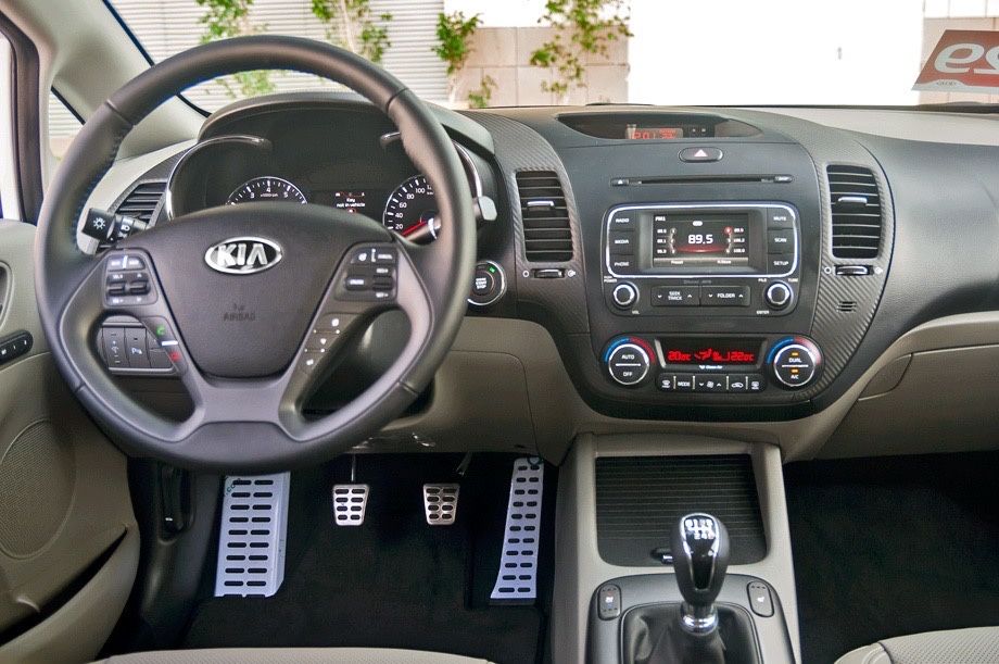 Аренда Kia Forte форте Hyundai Elantra элантра МКПП механика ГБО такси