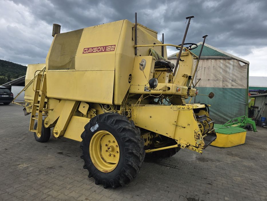 Kombajn zbożowy Massey Ferguson 186 New Holland m122