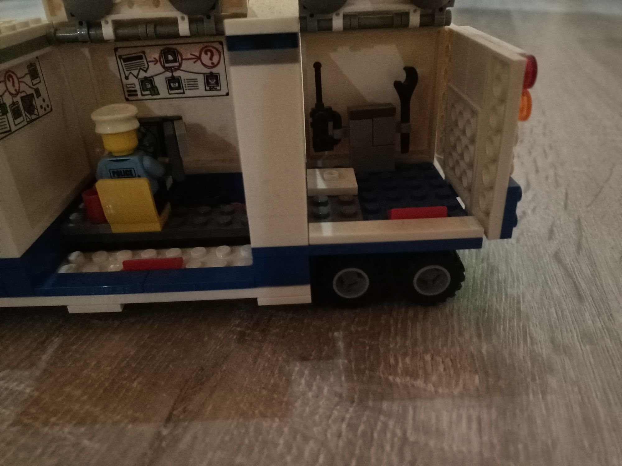Lego 60139 Mobilne Centrum Dowodzenia,