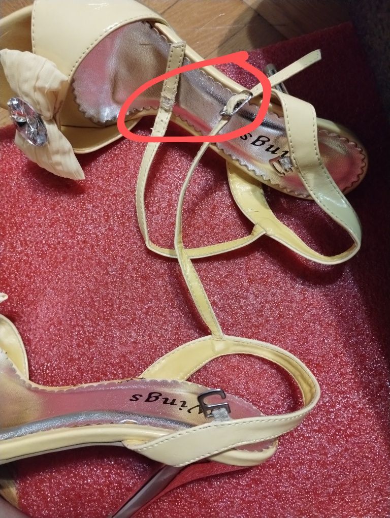 Sandałki damskie na obcasie rozmiar 37