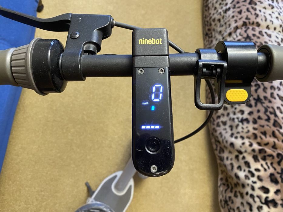 Електросамокат Ninebot