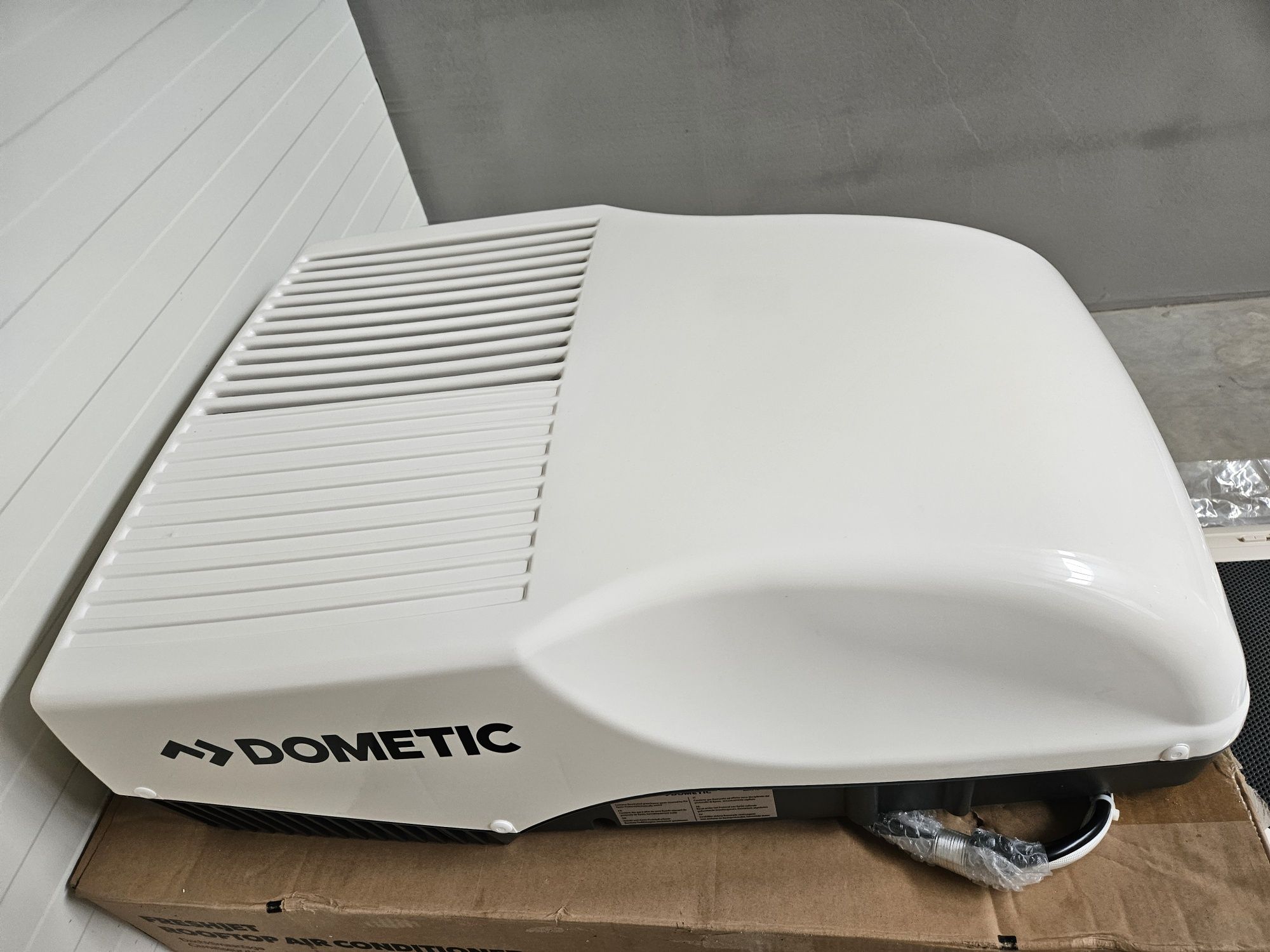 Klimatyzator dachowy Dometic FJ2200
