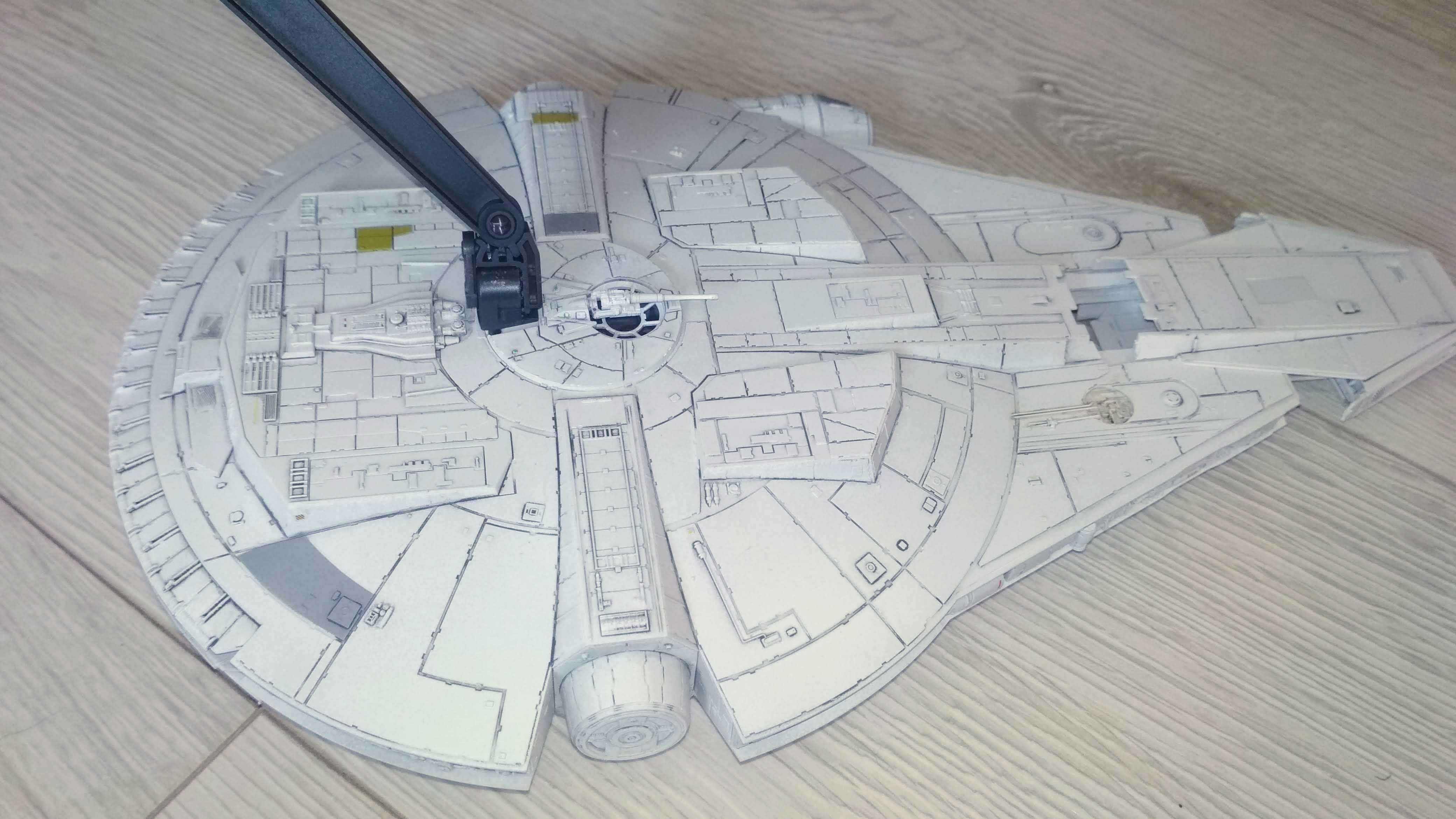 Model Bandai Star Wars Sokół Falcon Millennium 1:144 ver Lando gotowy