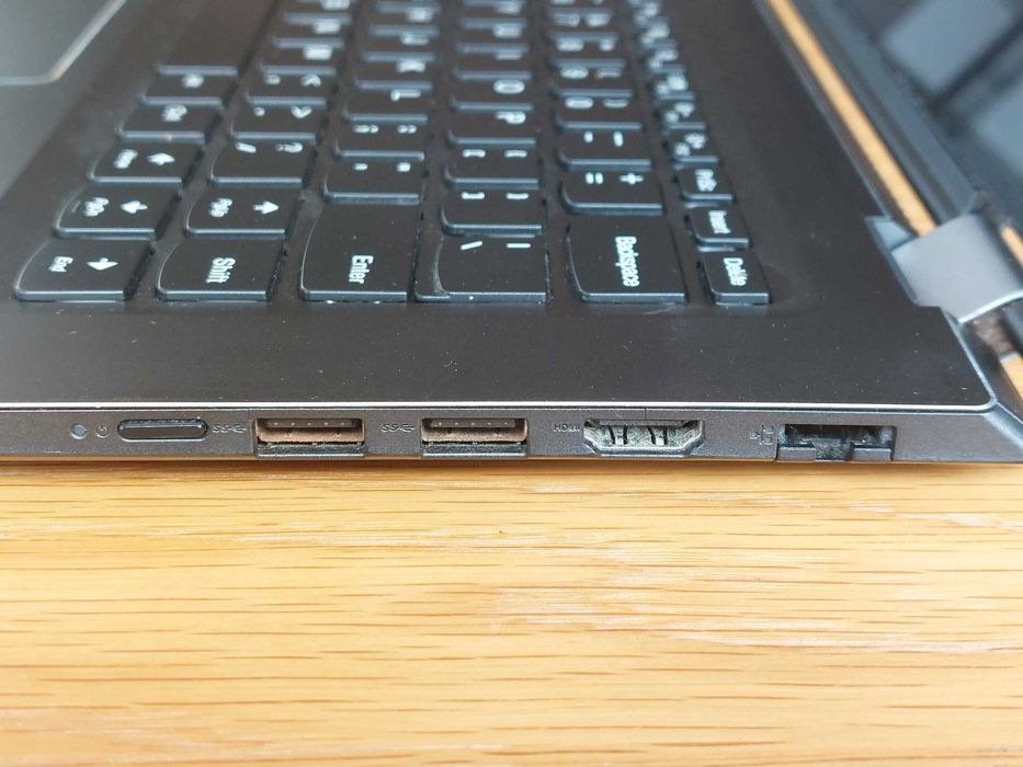 Computador portátil LENOVO 13" com ecrã tátil - i7 -7500 CPU - 2.70GHz