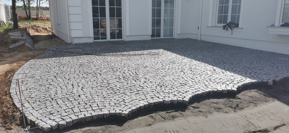 Układanie kostki brukowej, polbruku, kamienia granitowego. Ogrodzenia