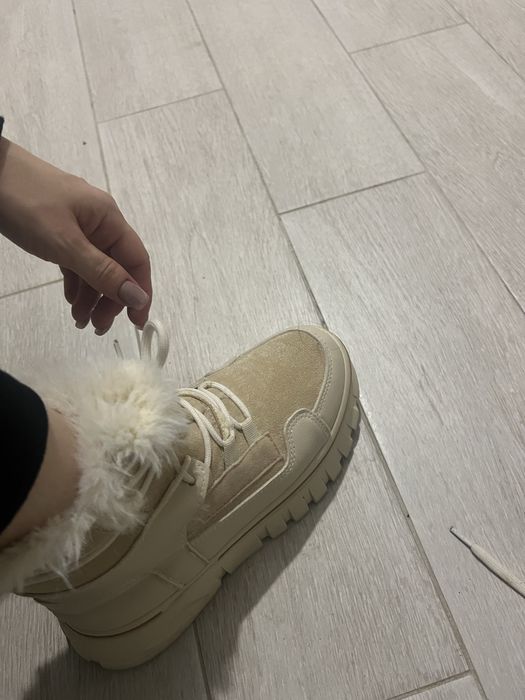 Круті зимові черевики,кроси щимні беж з хутром