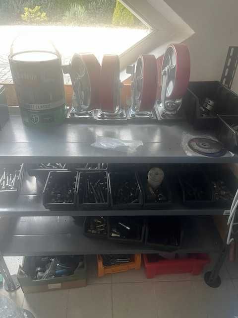 sprzedam narzędziownie