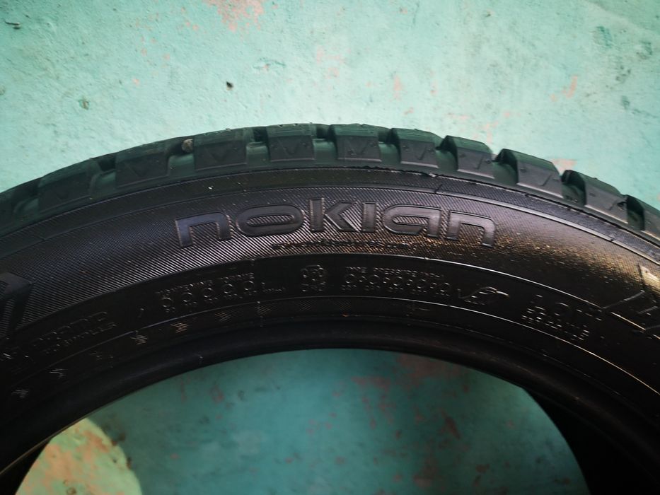Зимние шины 225 55 19 Nokian