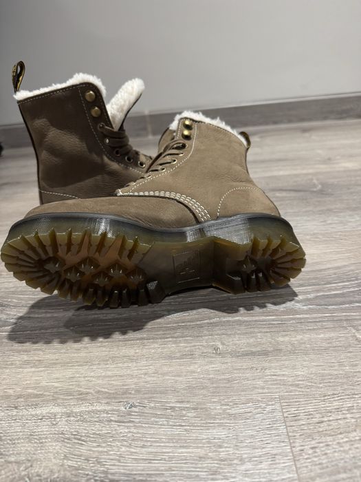 Жіночі черевики Dr. Martens