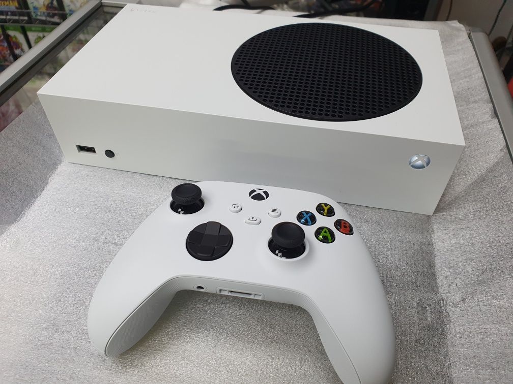 Игровая приставка Xbox Series S 512 GB Новая Гарантия 12 мес.(магазин)