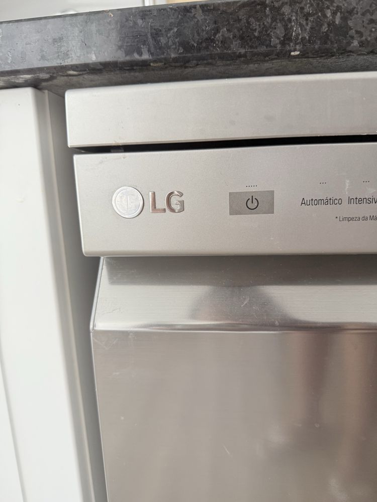 Máquina de Lavar Loiça LG DF142FV 14 Conjuntos Classe D